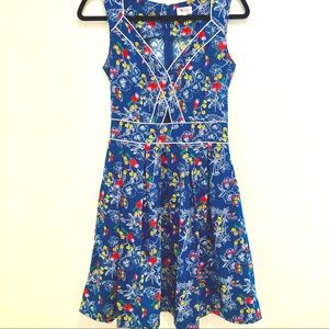 Heroïne parrot print keyhole cutout dress